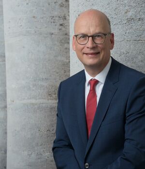 Dr. Christoph Schlüter